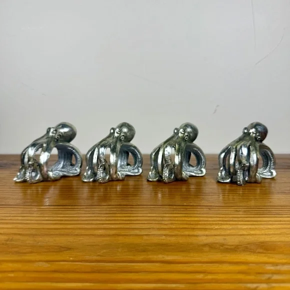 Set of 4 Silver Octopus Napkin Rings | Coastal Resin Sculpted Design | Nautical - Picture 5 of 15